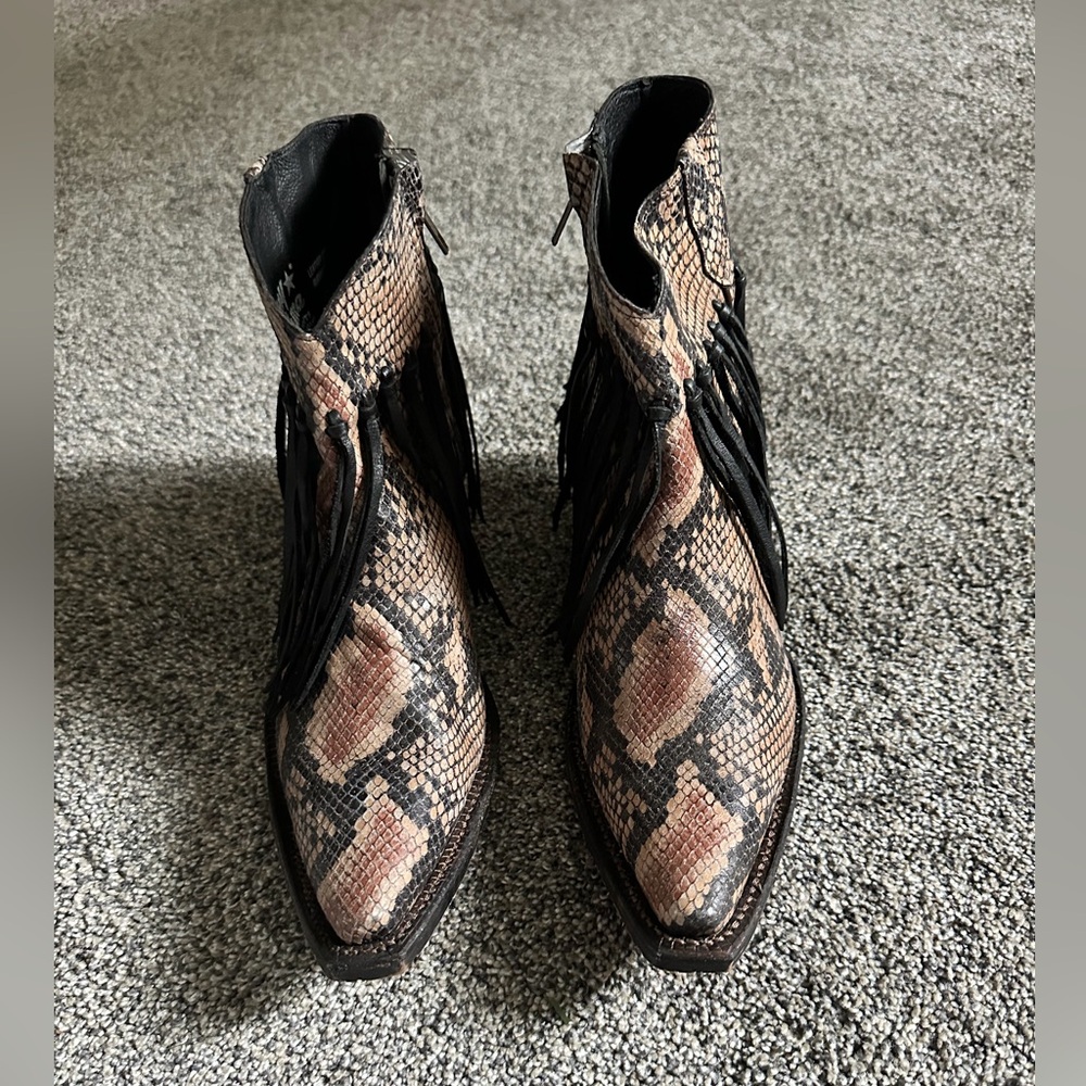 Tony Lama Snake-Print Fringe Pointed Toe Ankle Boots Brown/Black Woman’s 8B - Picture 2 of 6